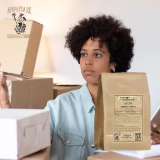 Kızılağaç kabuğu büzücü özelliği nedeniyle haricen kullanılır.